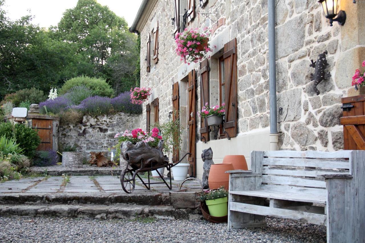 La Belle Ame Bed & Breakfast Saint-Priest-des-Champs Dış mekan fotoğraf