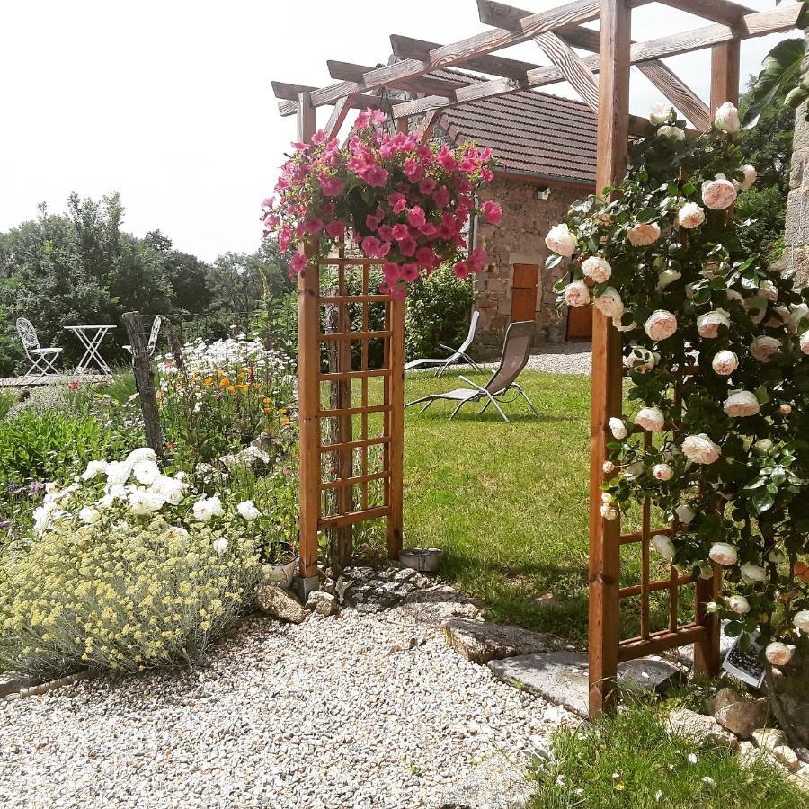La Belle Ame Bed & Breakfast Saint-Priest-des-Champs Dış mekan fotoğraf