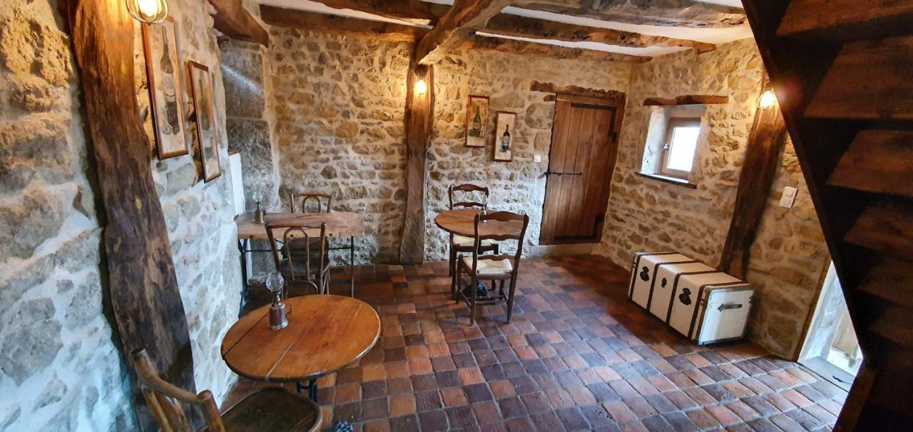 La Belle Ame Bed & Breakfast Saint-Priest-des-Champs Dış mekan fotoğraf