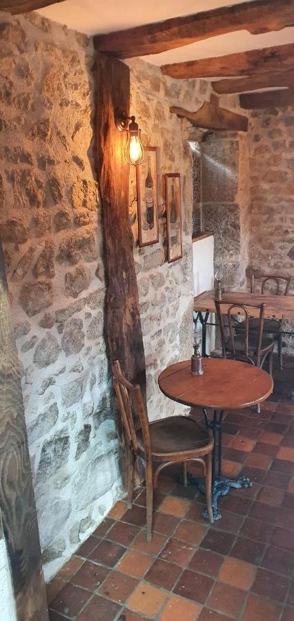 La Belle Ame Bed & Breakfast Saint-Priest-des-Champs Dış mekan fotoğraf